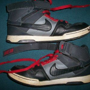 Nike SB Mogan Mid 2 645025- Blsck/Gray Basketball Shoes Size 6.5Y Boys Youth red